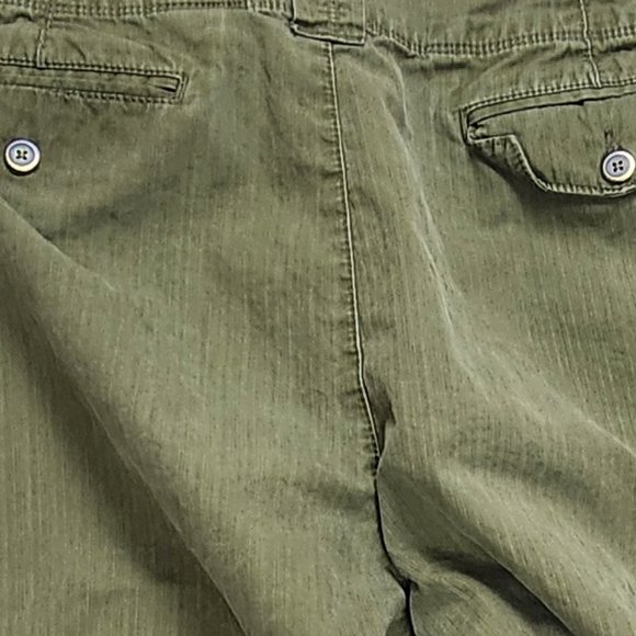 Size 14 Eddie Bauer 100% Cotton Vashon Fit Cargo Capri in Olive Green - Picture 12 of 13